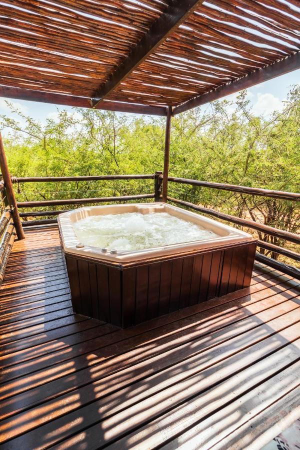 515 On Warthog By The River Marloth Park Bagian luar foto